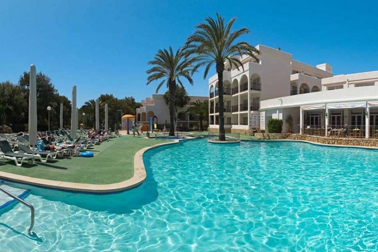 Playa Apartahotel 3*