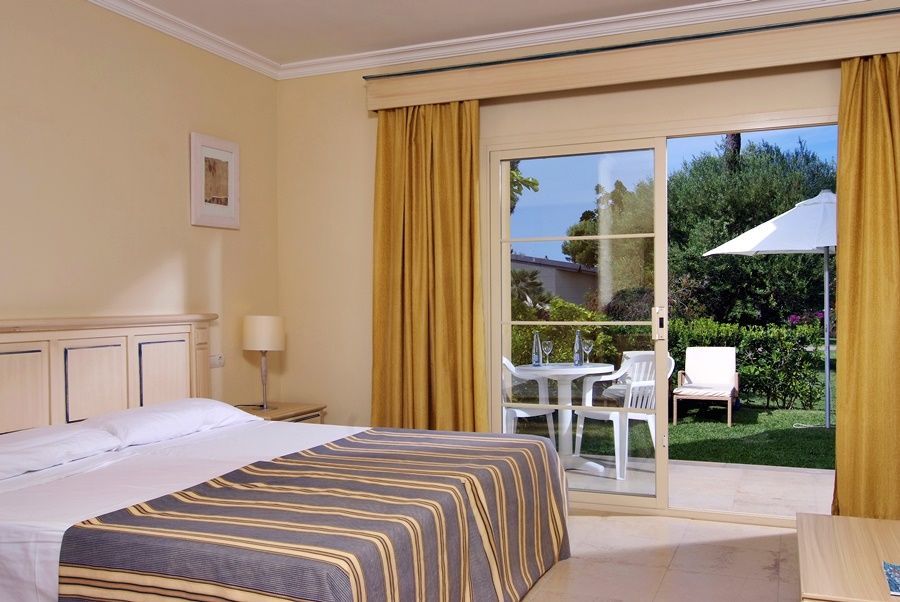 Apartahotel Zafiro Mallorca & 4*