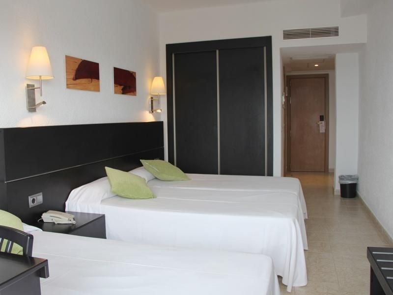 Obelisco 4*