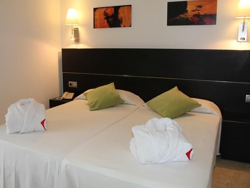 Obelisco 4*