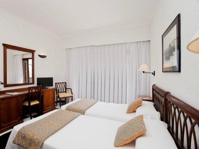 Hotel Sis Pins 3*