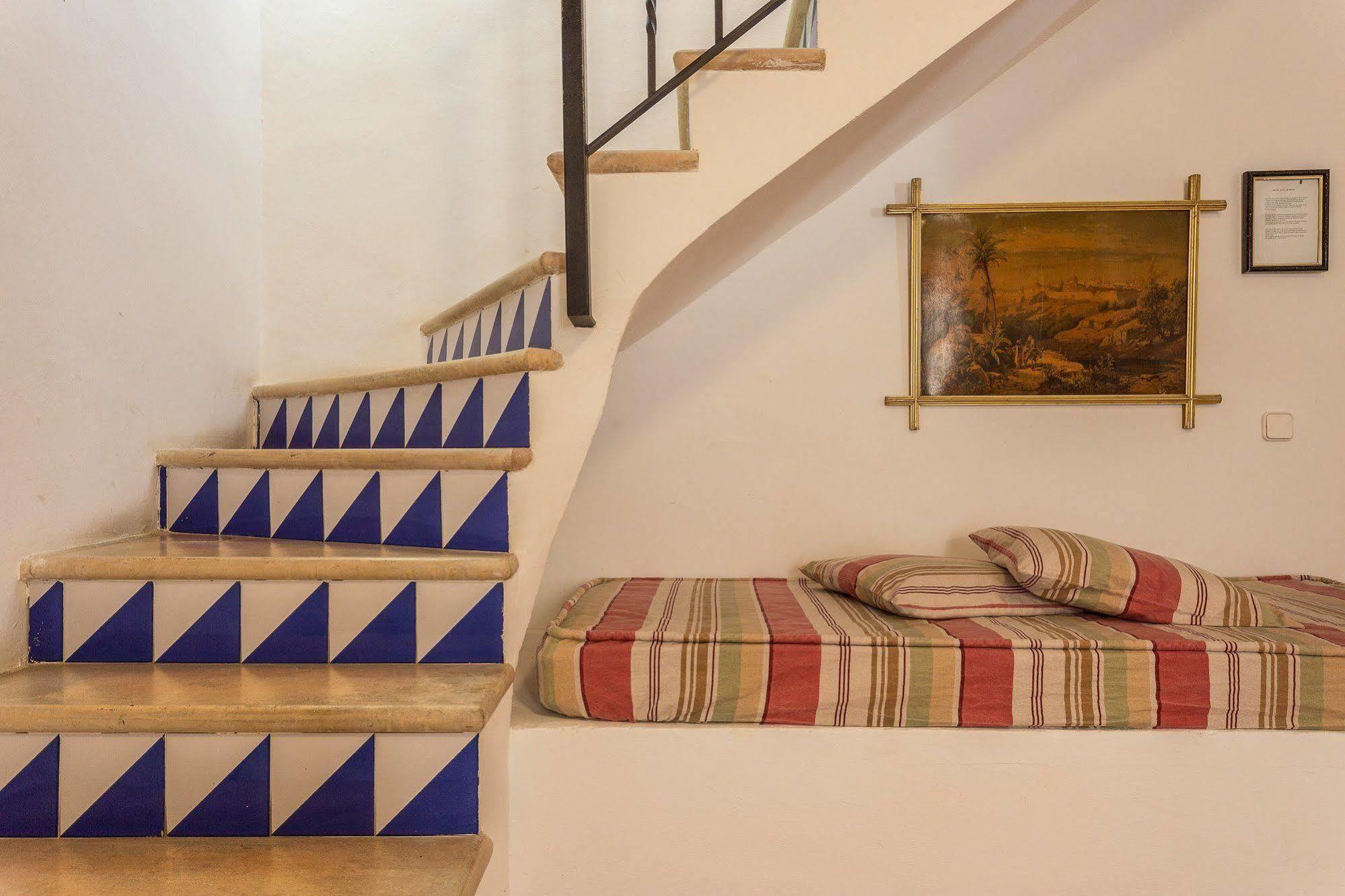Leon De Sineu Hotel 3*
