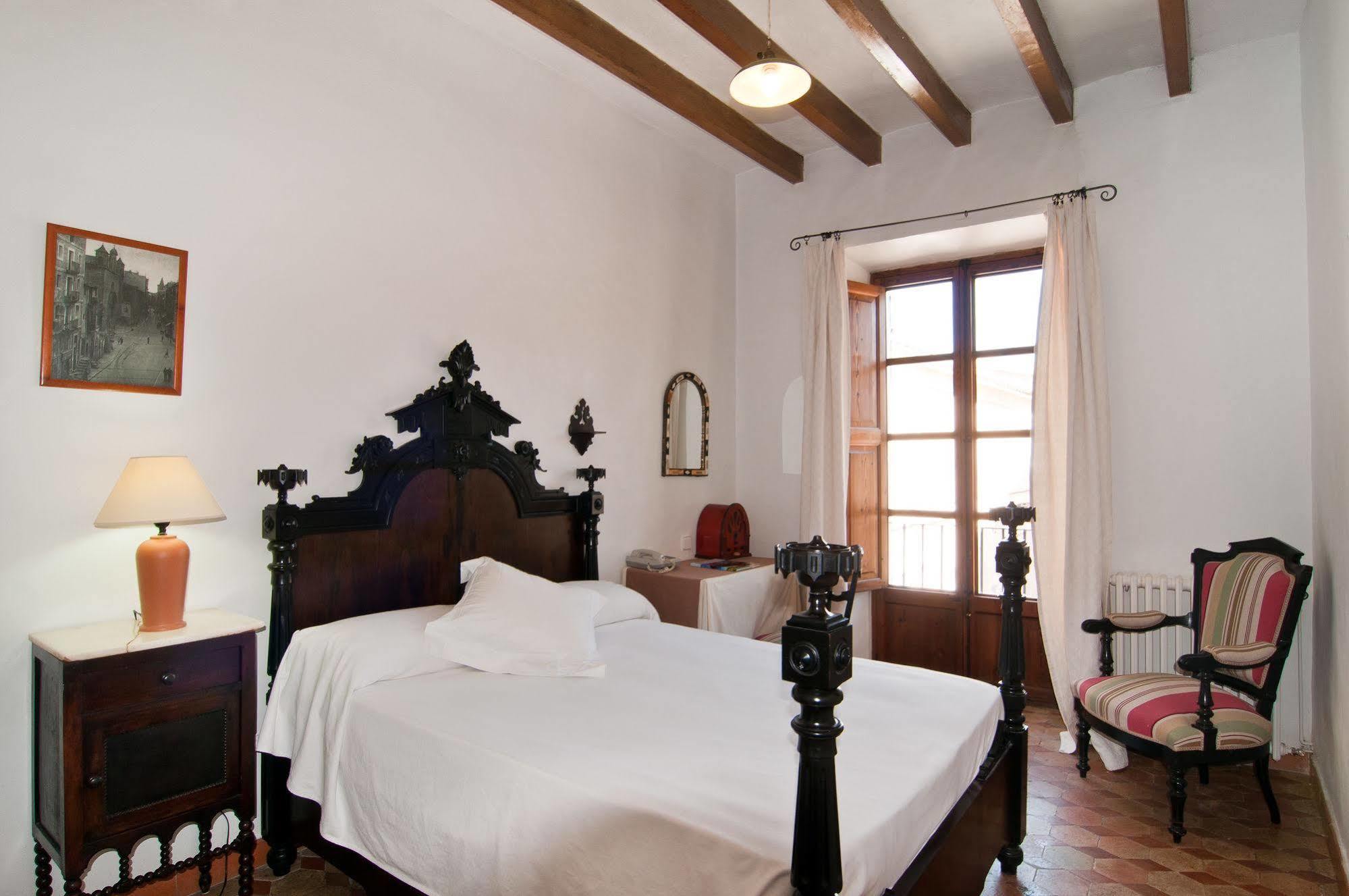 Leon De Sineu Sineu (Mallorca)