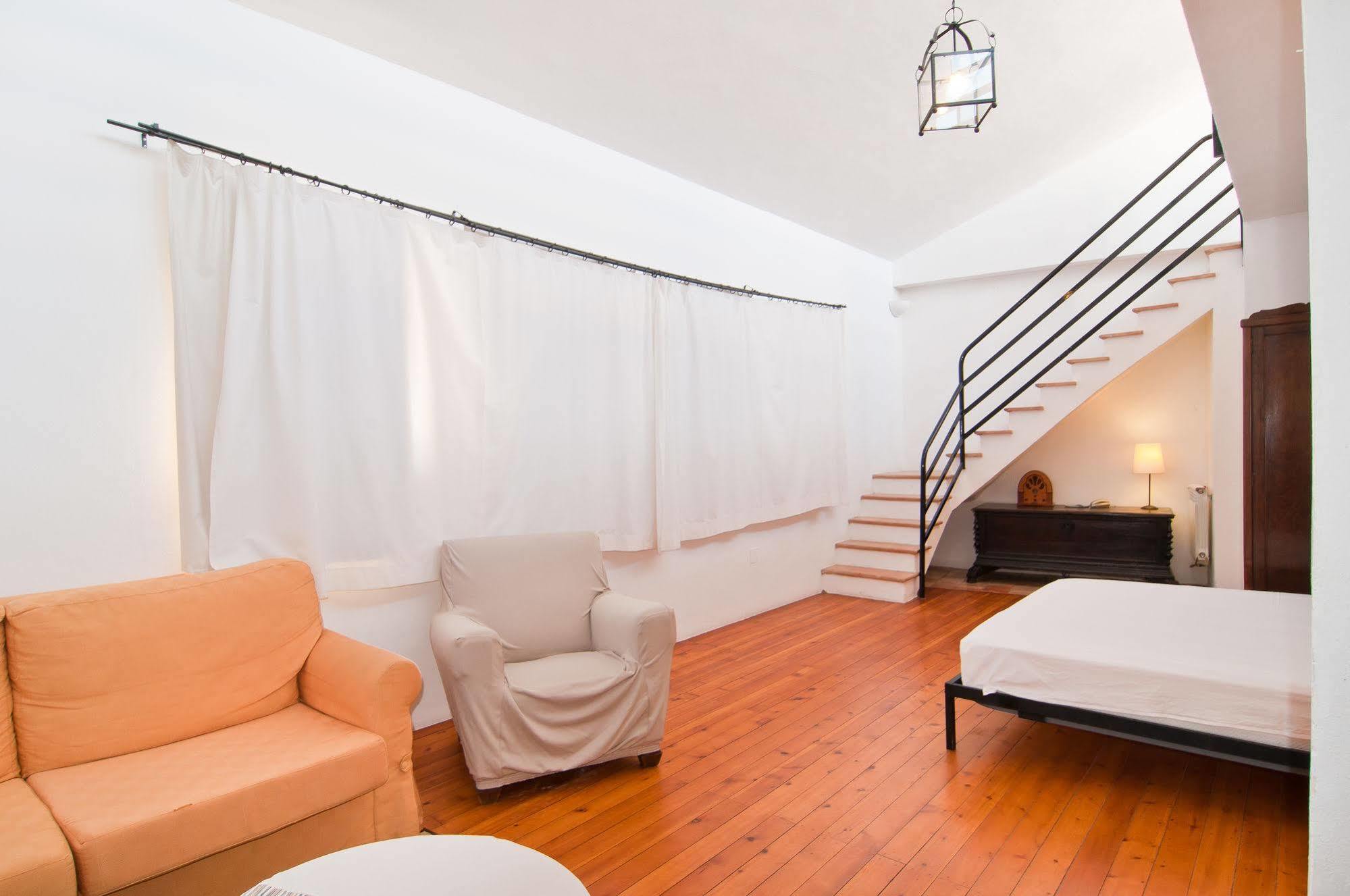 Leon De Sineu Hotel 3*