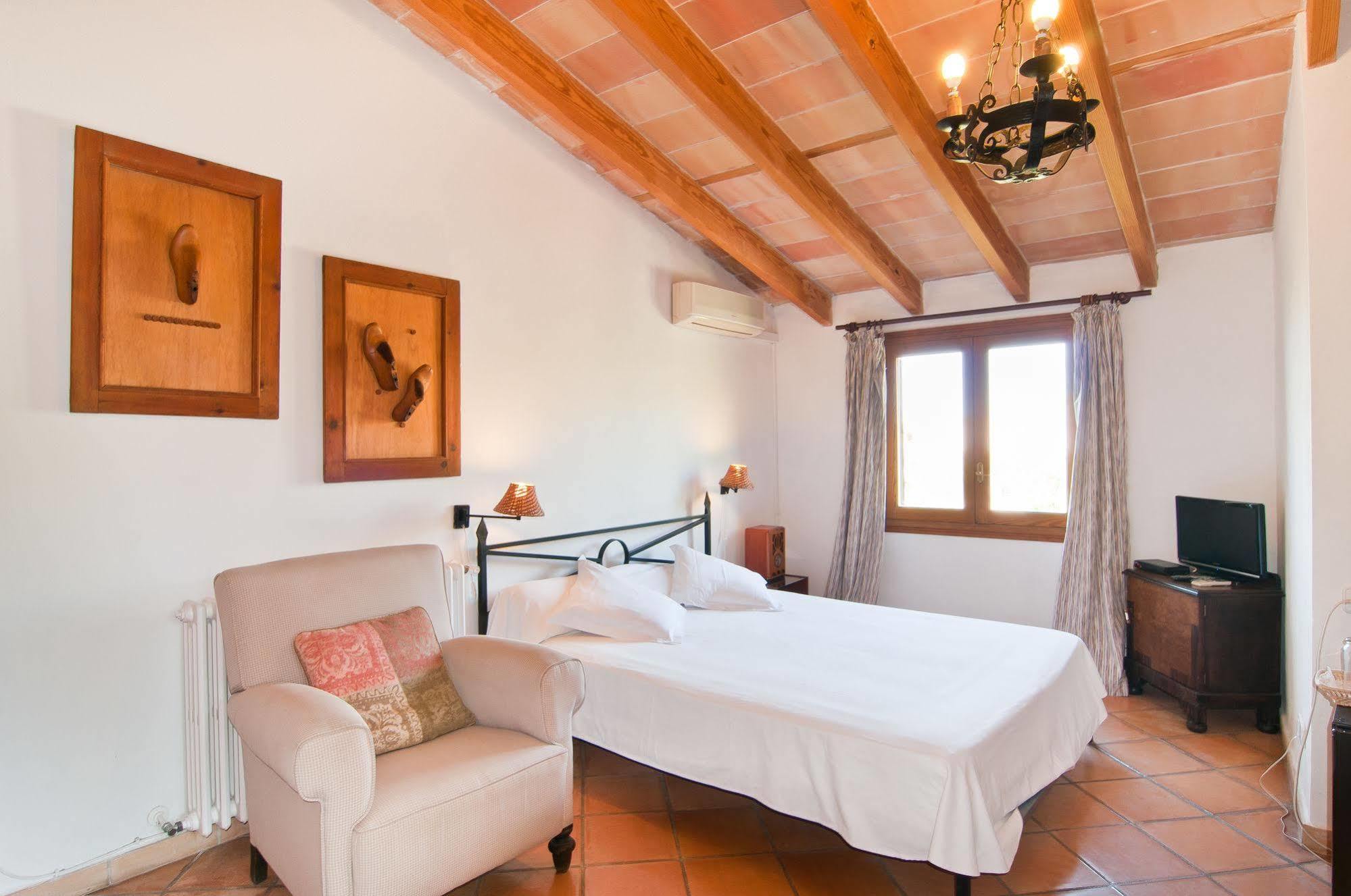 Leon De Sineu Hotel 3*