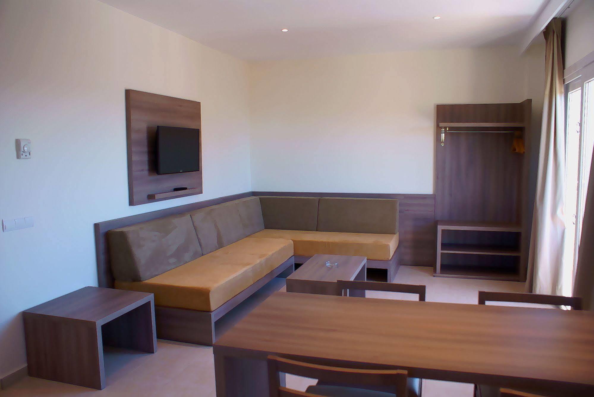 Cabot Tres Torres Apartamento