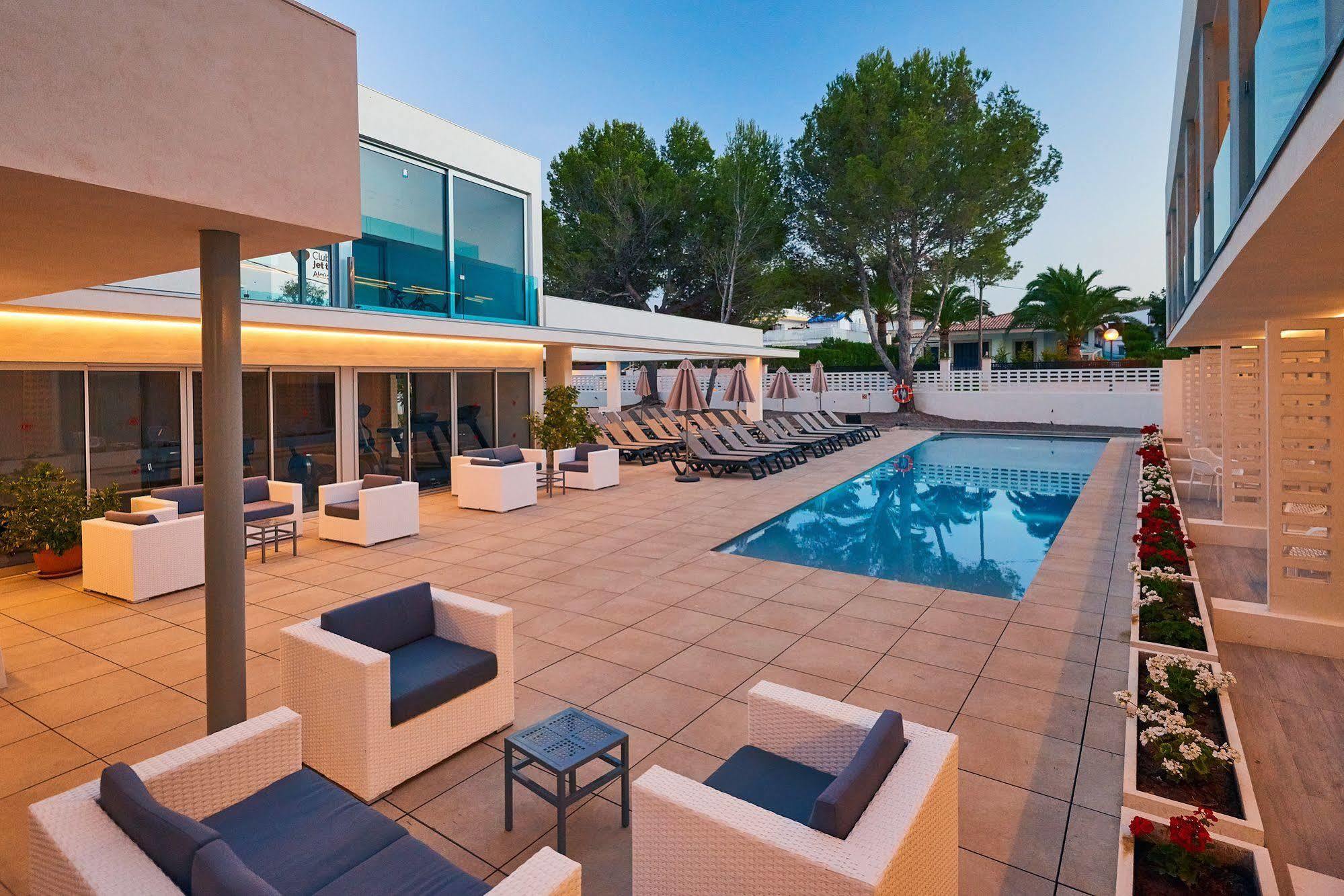 Moré Hotel 3*