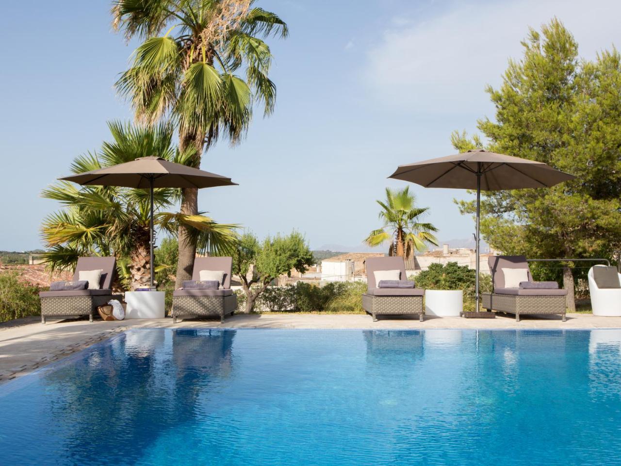 Casa Font I Roig Hotel 4*