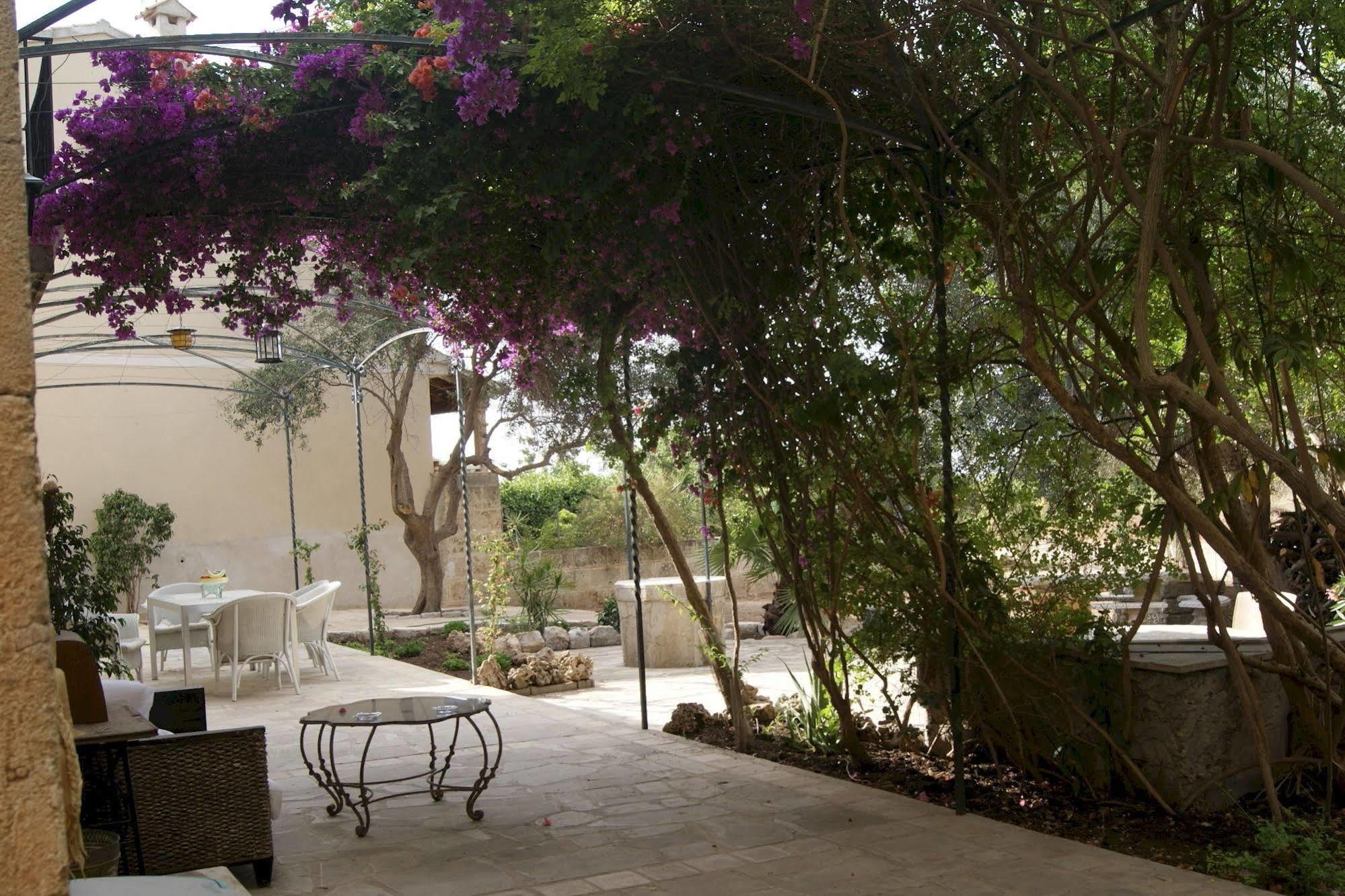 Residencial Rustic Lau Hostal *