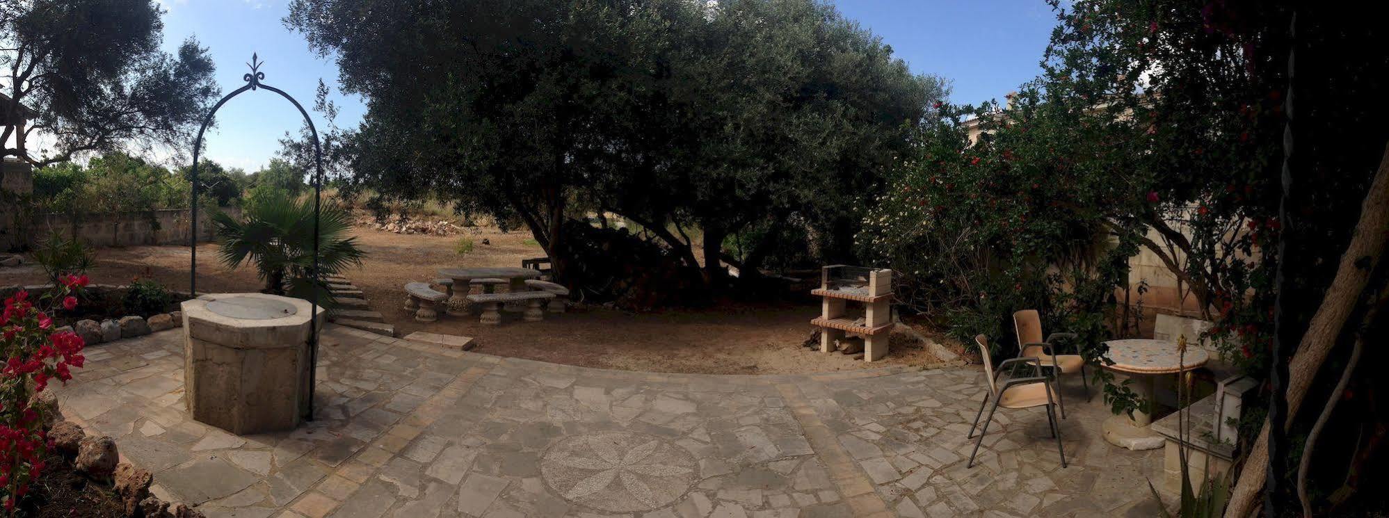 Hostal Residencial Rustic Lau