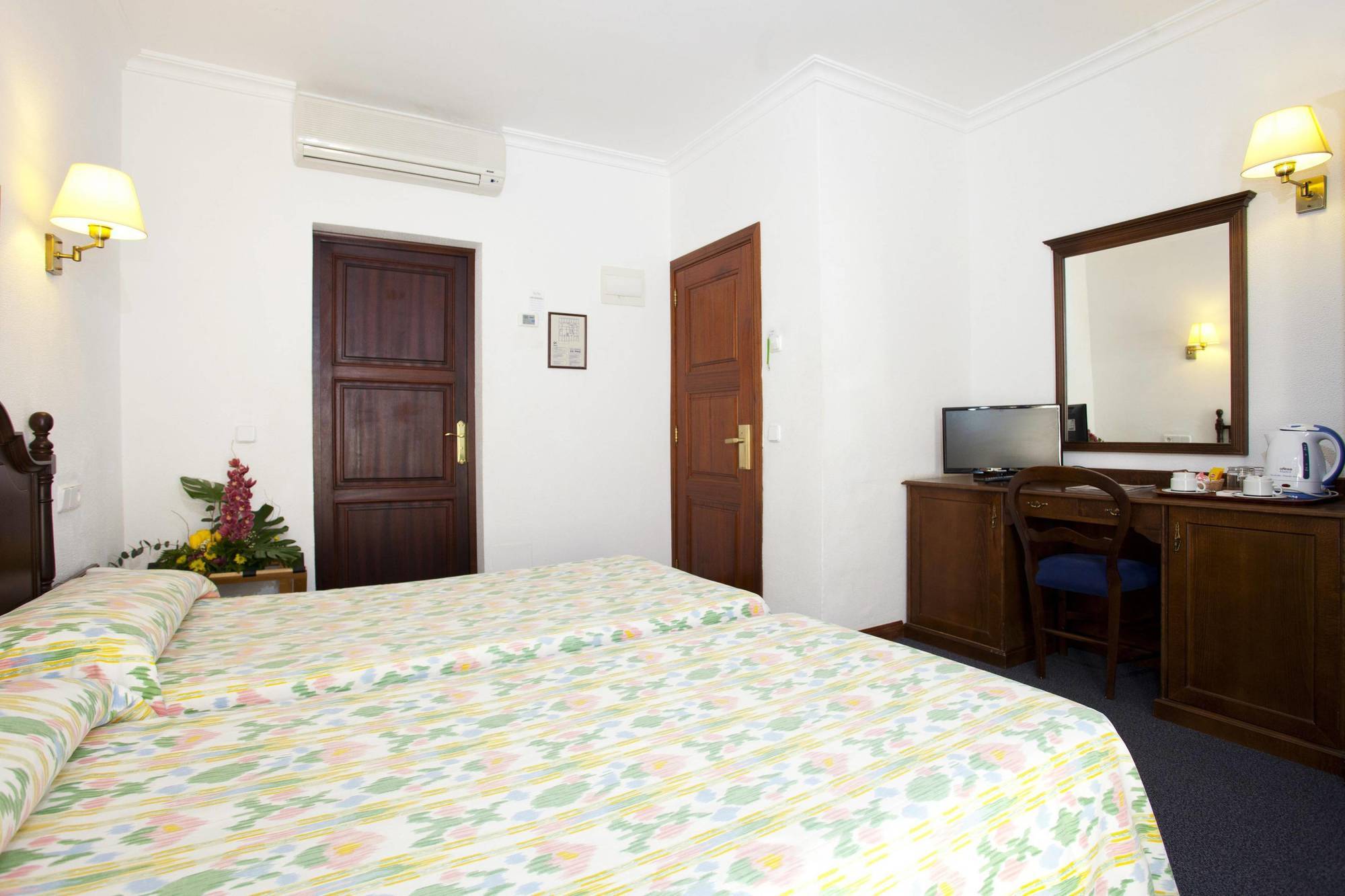 Sis Pins Hotel 3*