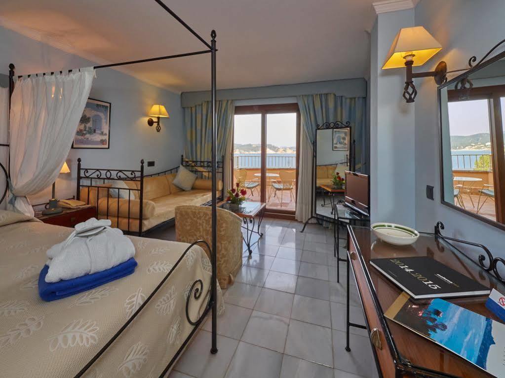 Petit Cala Fornells Hotel 5*