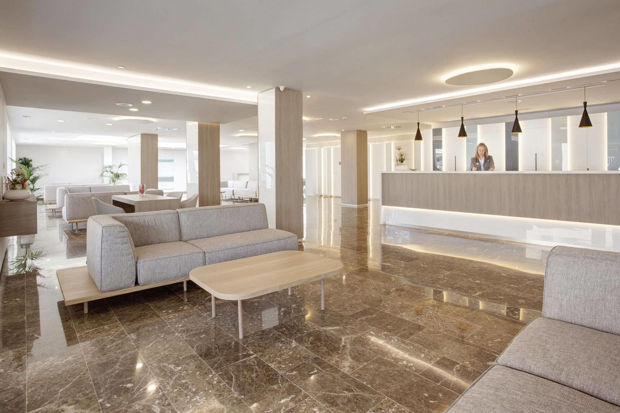 Grupotel Farrutx Hotel 4*