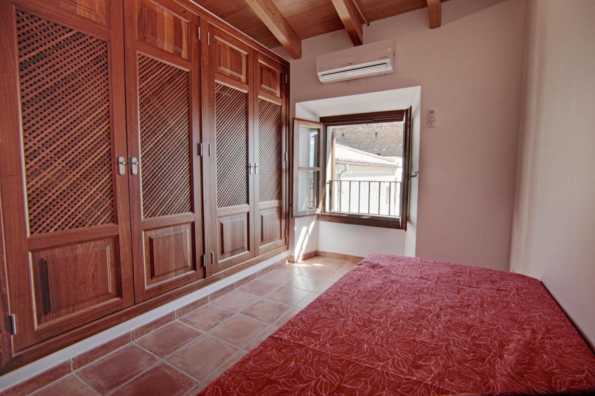 Bed and breakfast Tramuntana Suites 3*