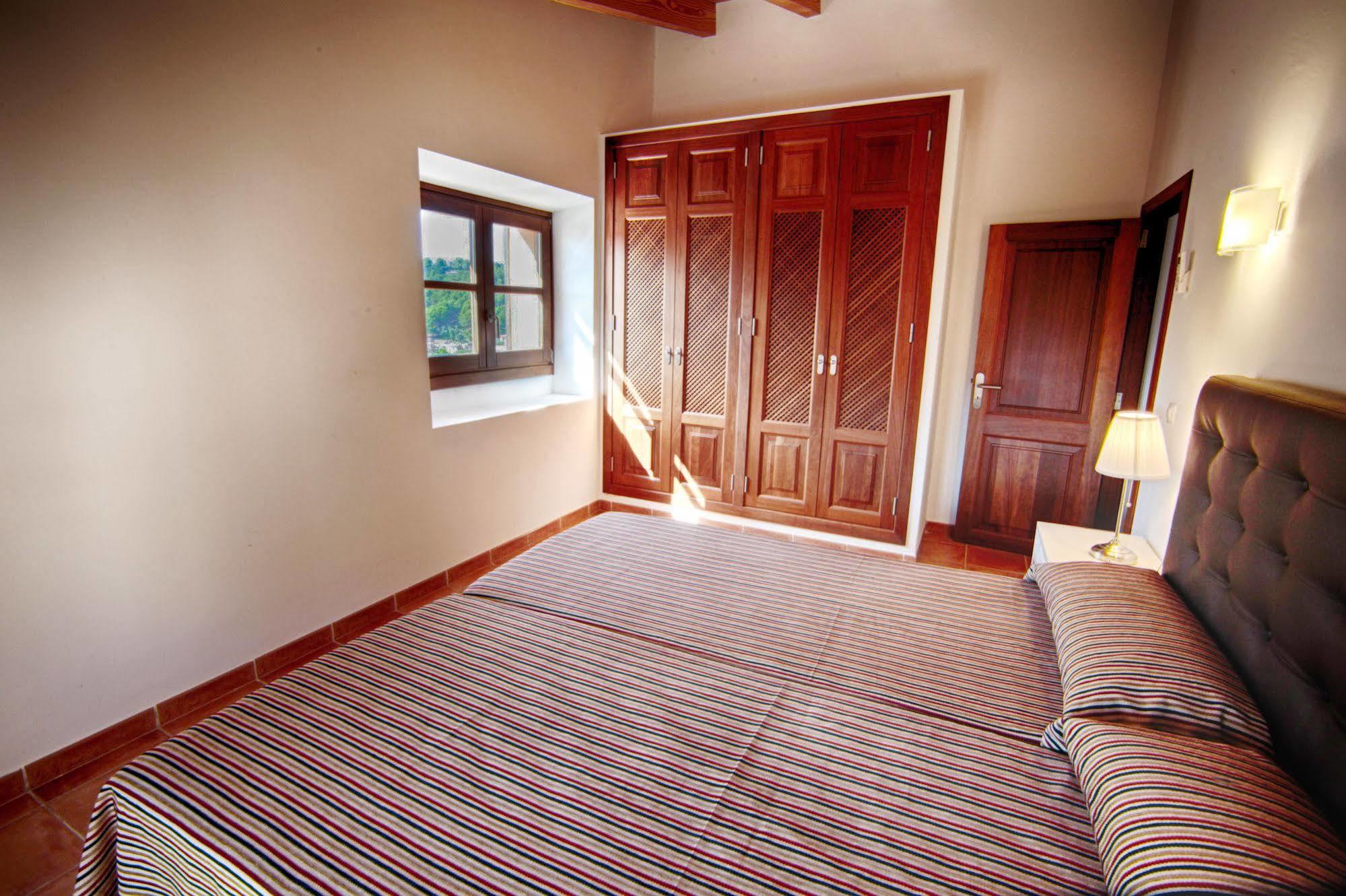 Tramuntana Suites Bed and breakfast