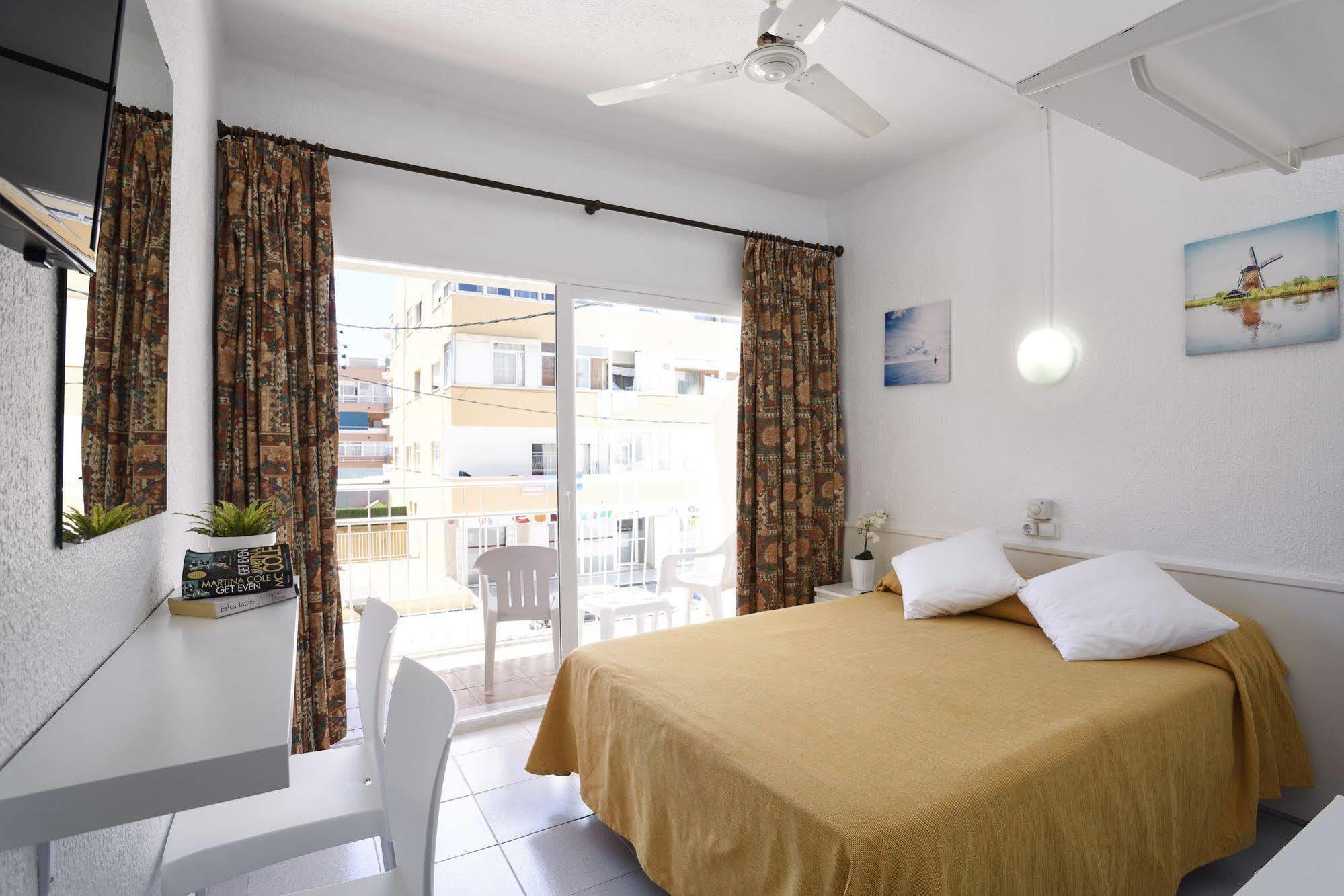 Hostal Hsr Gil (adults Only) *
