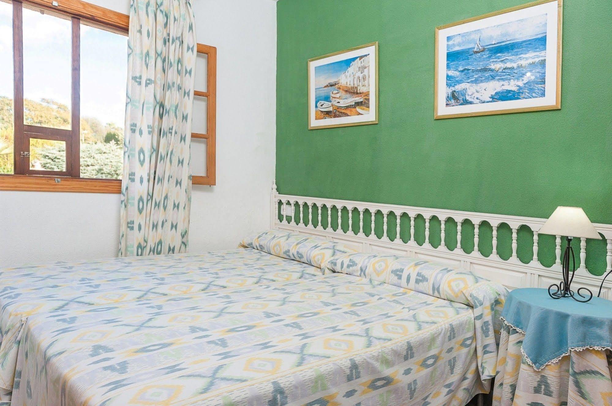 Hibiscus Villa *