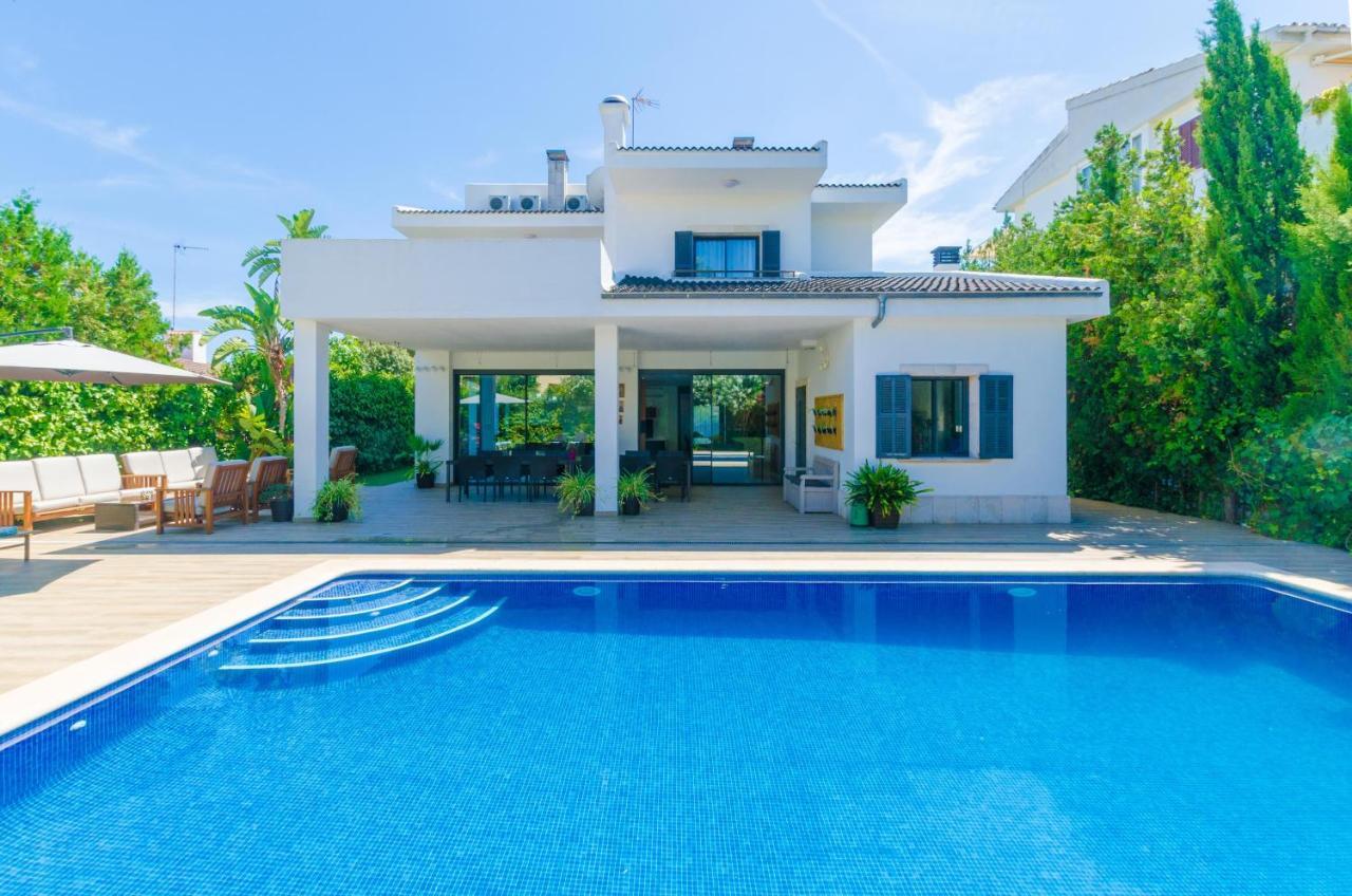 Diagonal Villa