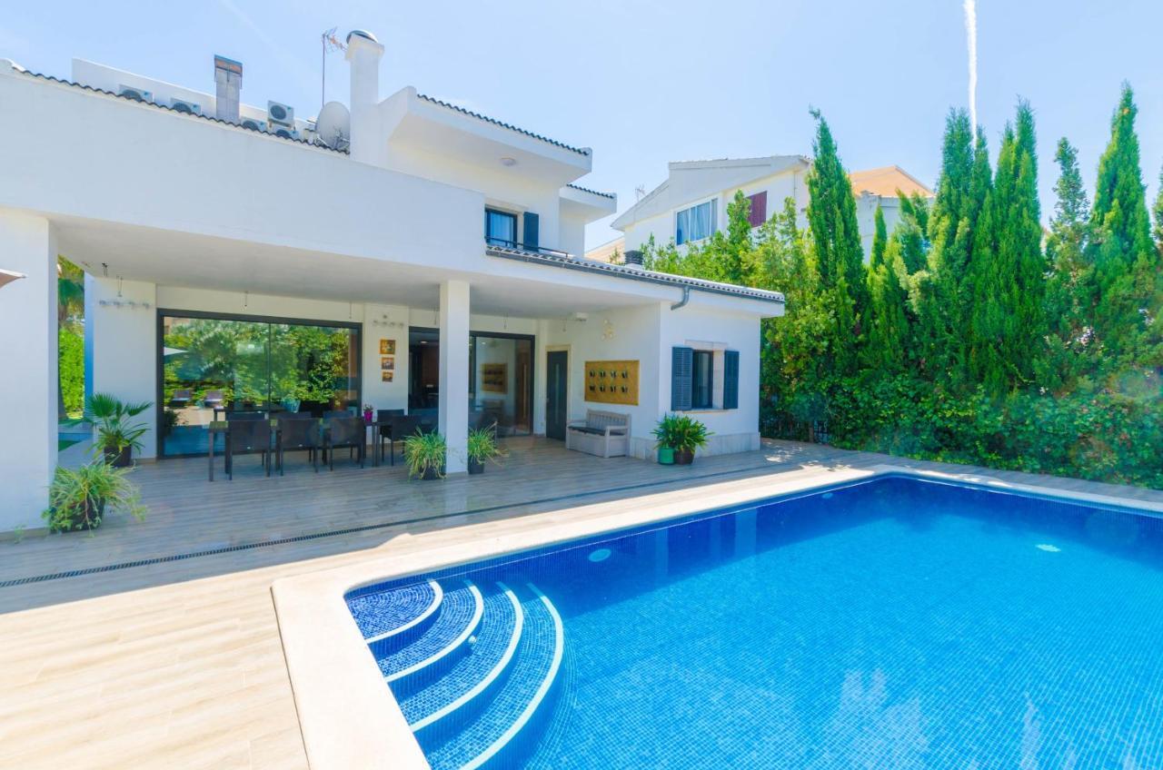 Diagonal Villa