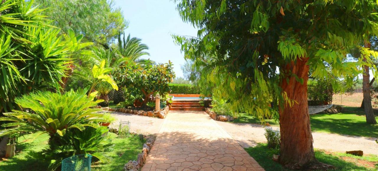Crestall Villa *