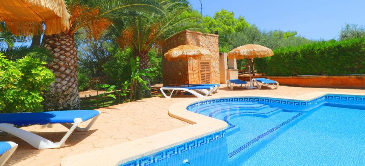 Crestall Villa