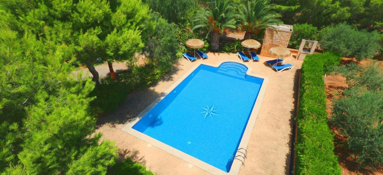 Crestall Villa