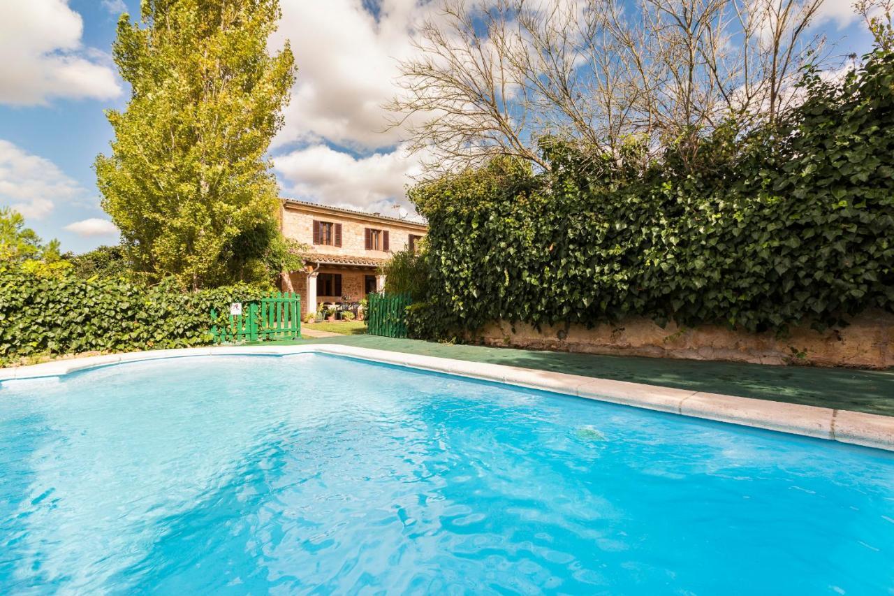 Agina Villa *