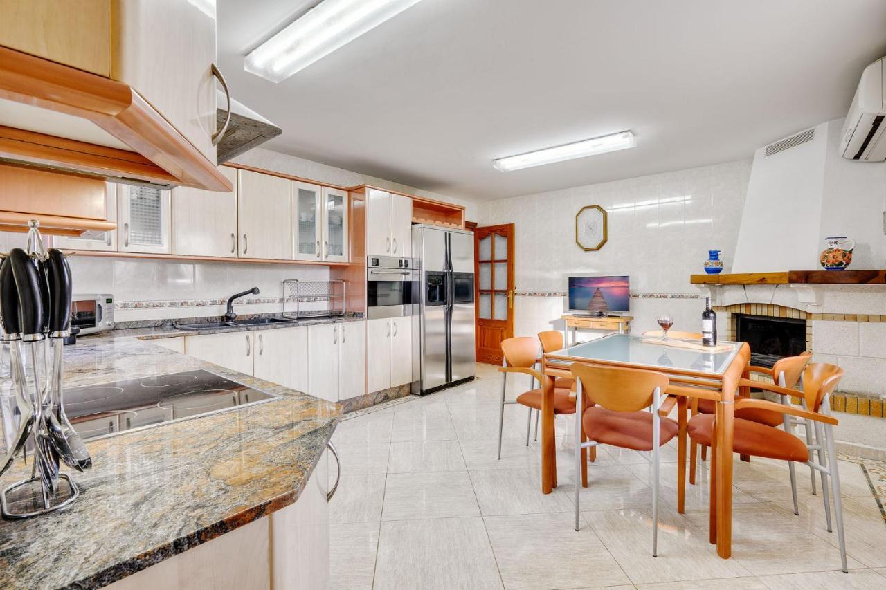 Villa Chabela En Bahía Grande Zona Residencial *
