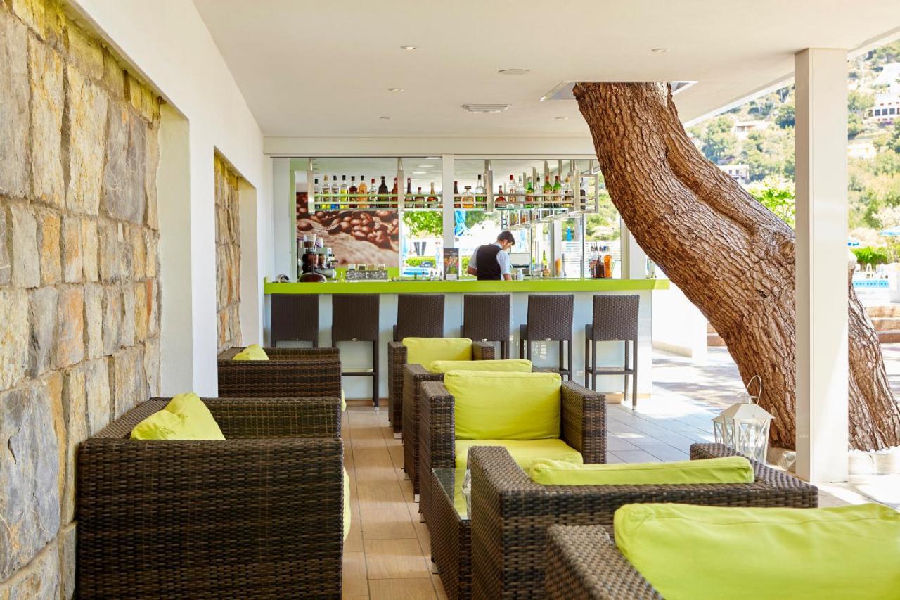 Universal Laguna Garden Apartahotel 3*