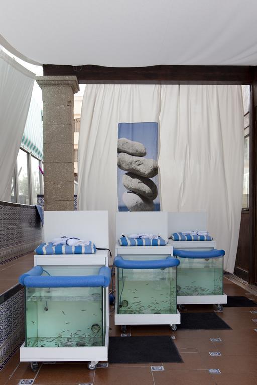 Blue Hotel *