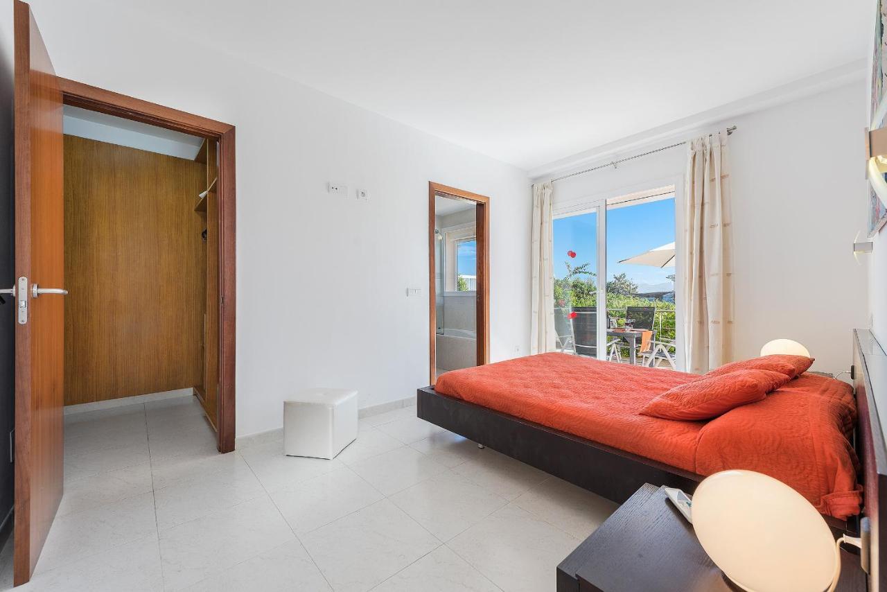 Vistafar - Private Pool & Only 50m To The Sea Villa *