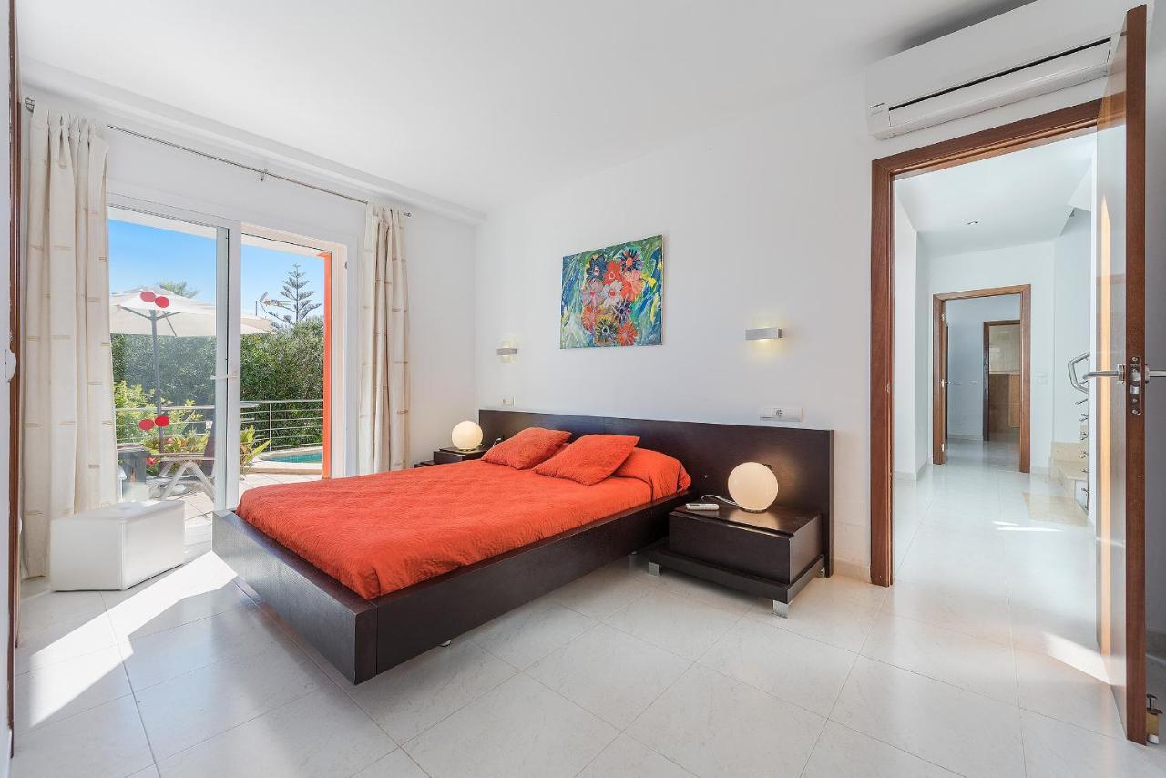 Villa Vistafar - Private Pool & Only 50m To The Sea Alcúdia