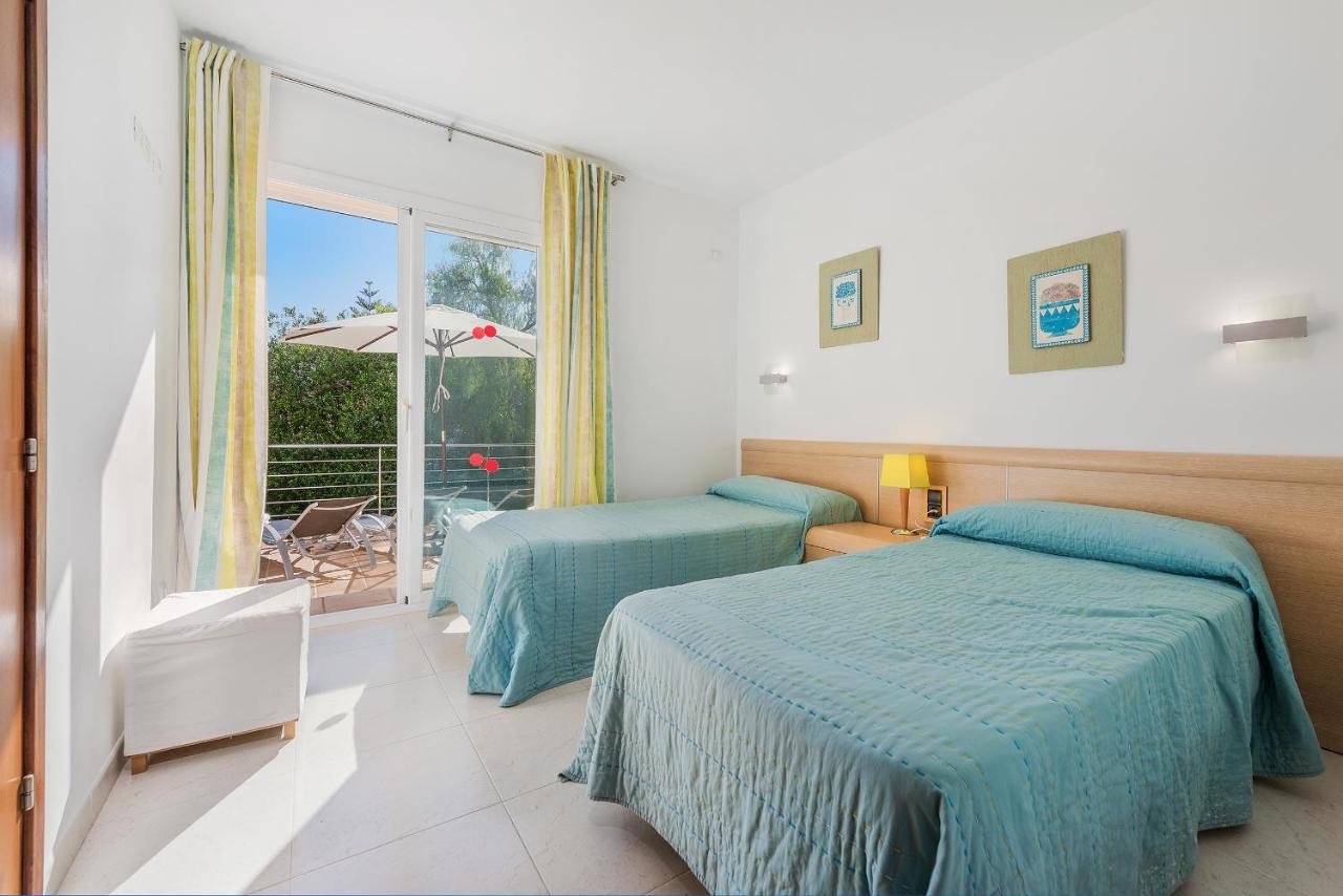 Villa Vistafar - Private Pool & Only 50m To The Sea