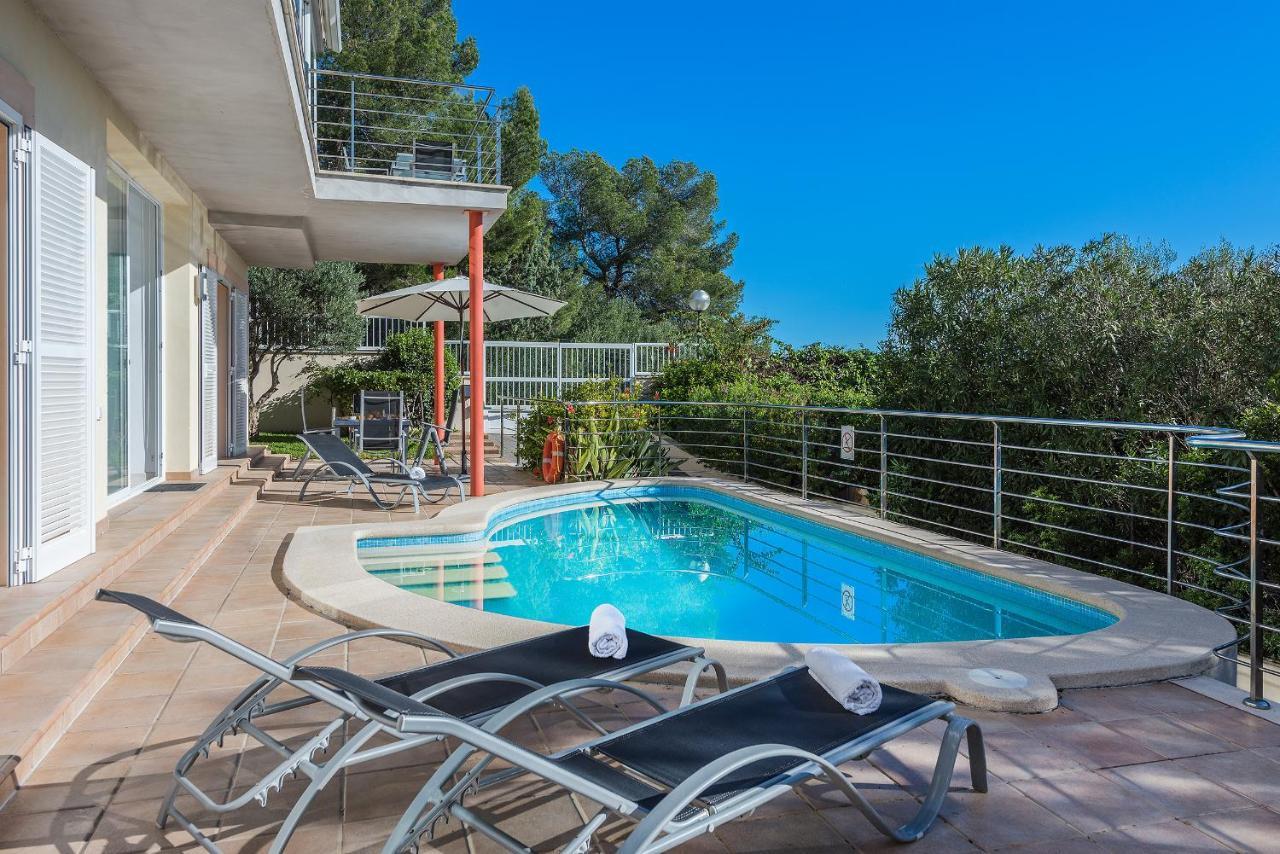 Villa Vistafar - Private Pool & Only 50m To The Sea