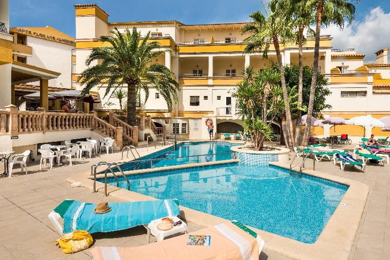 Flor Almendros Hotel