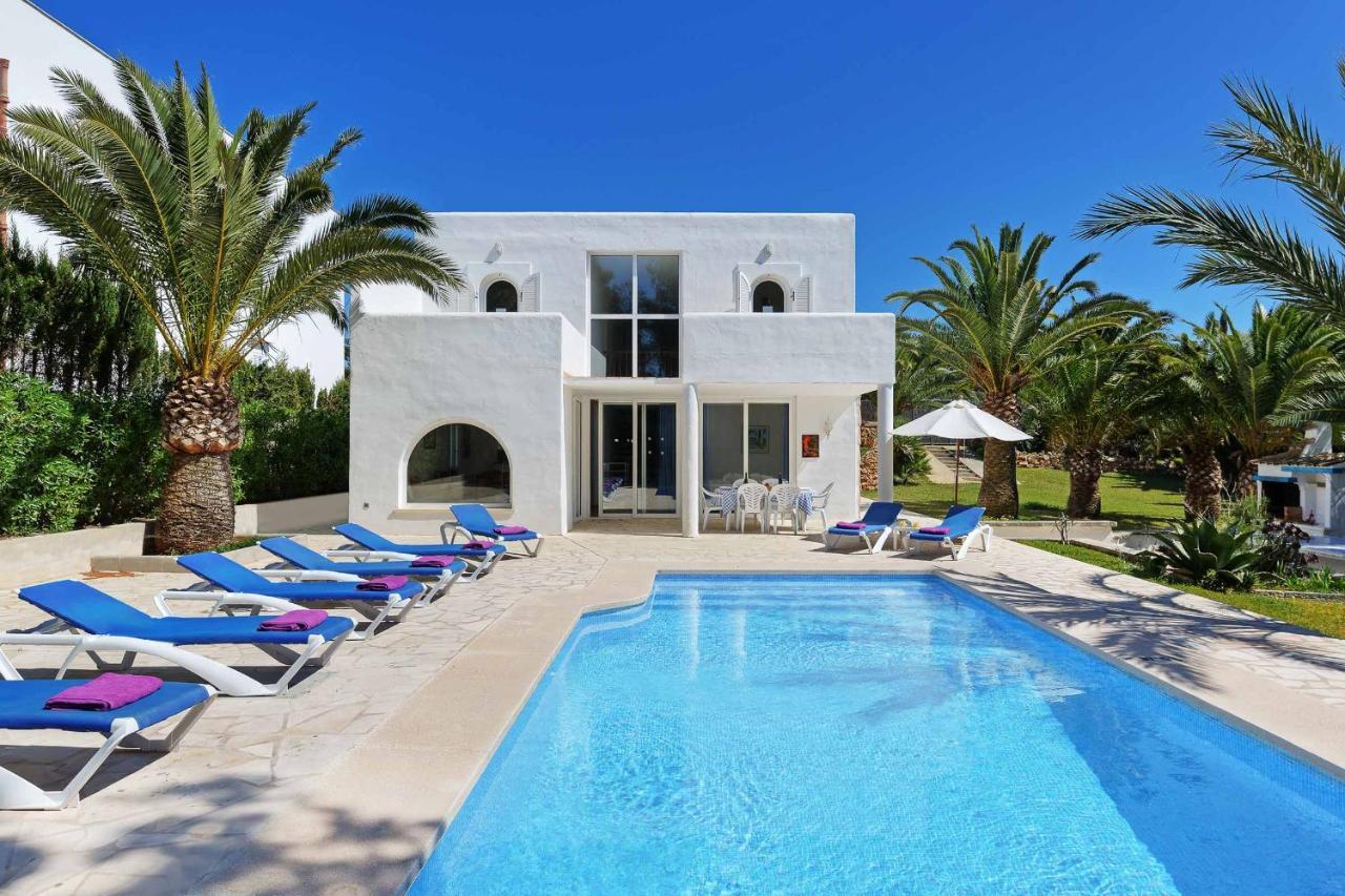 Casa Blanca Villa *