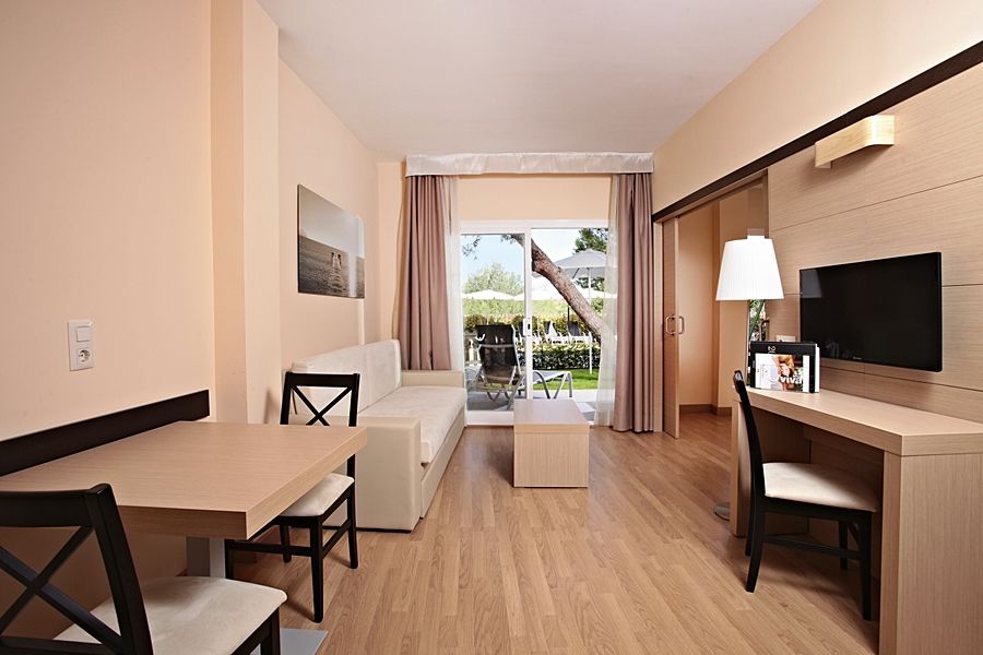 Zafiro Tropic Apartahotel 4*