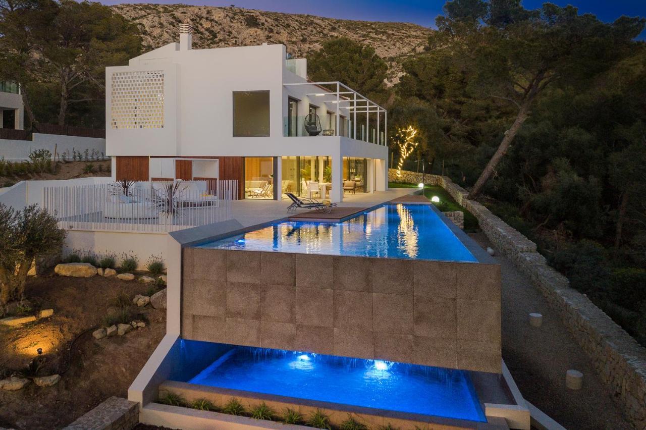 Brand New Luxury Infinity Pool & Views Villa Alcúdia