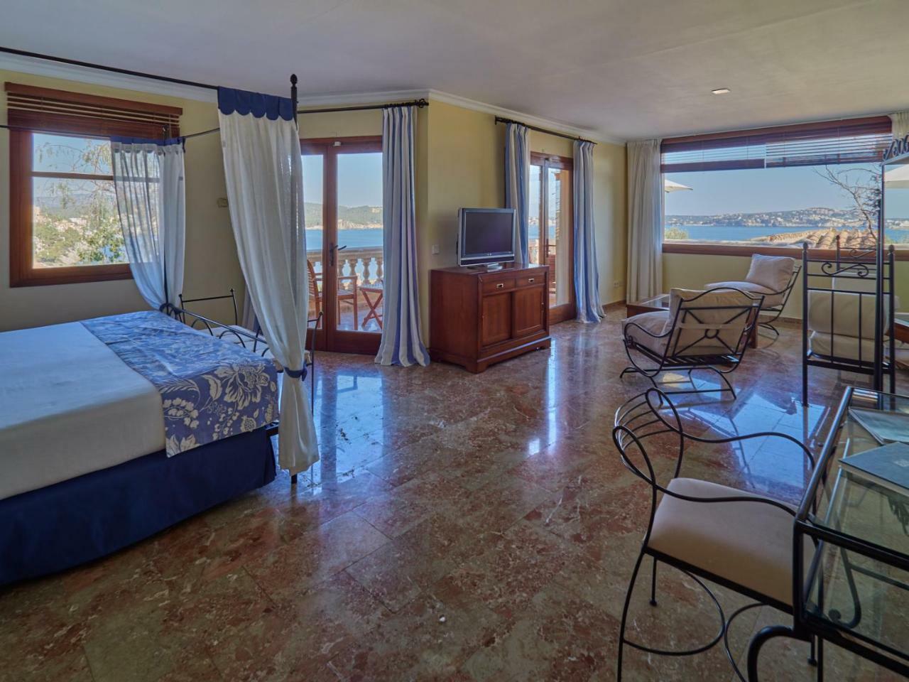 Petit Cala Fornells Hotel Peguera