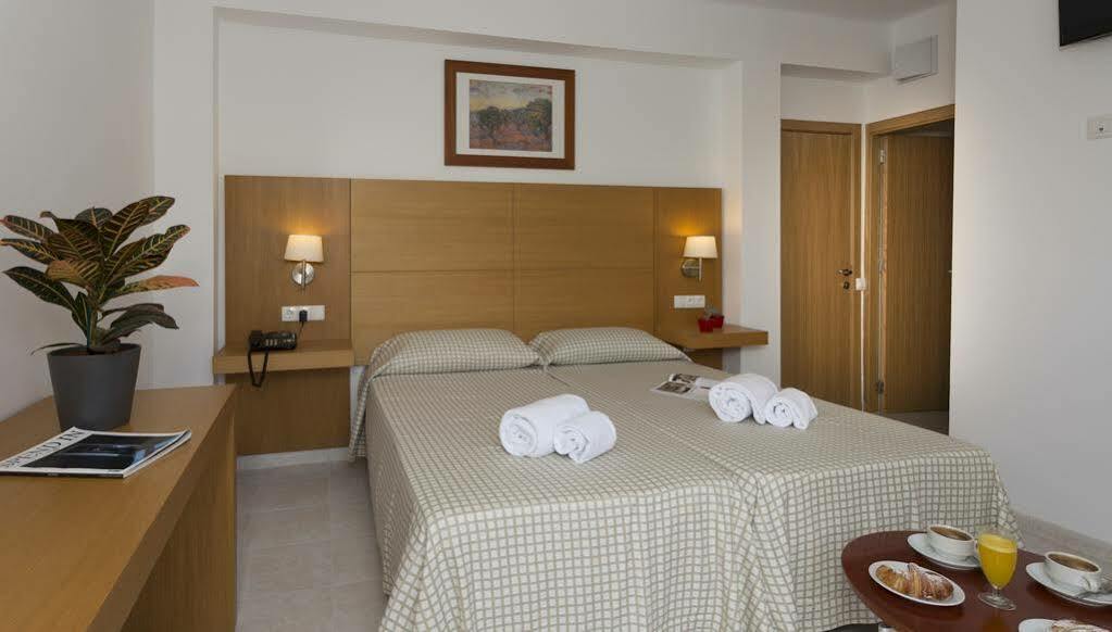 Hostal Elegance Playa Arenal Ii