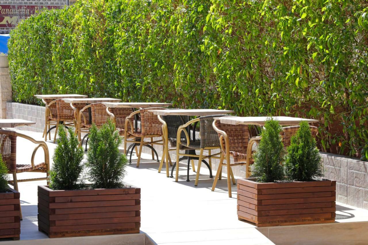 Hotel Nura &