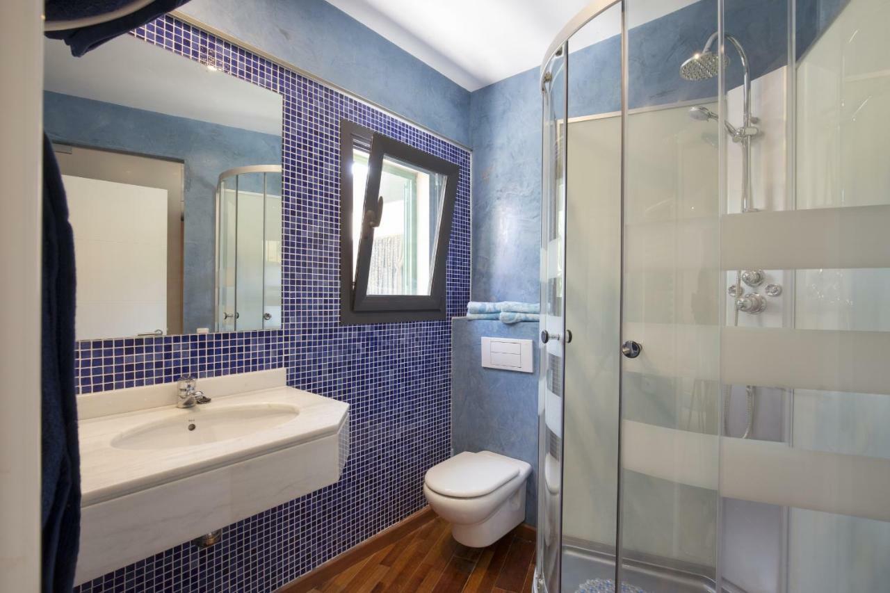 Cati Villa *