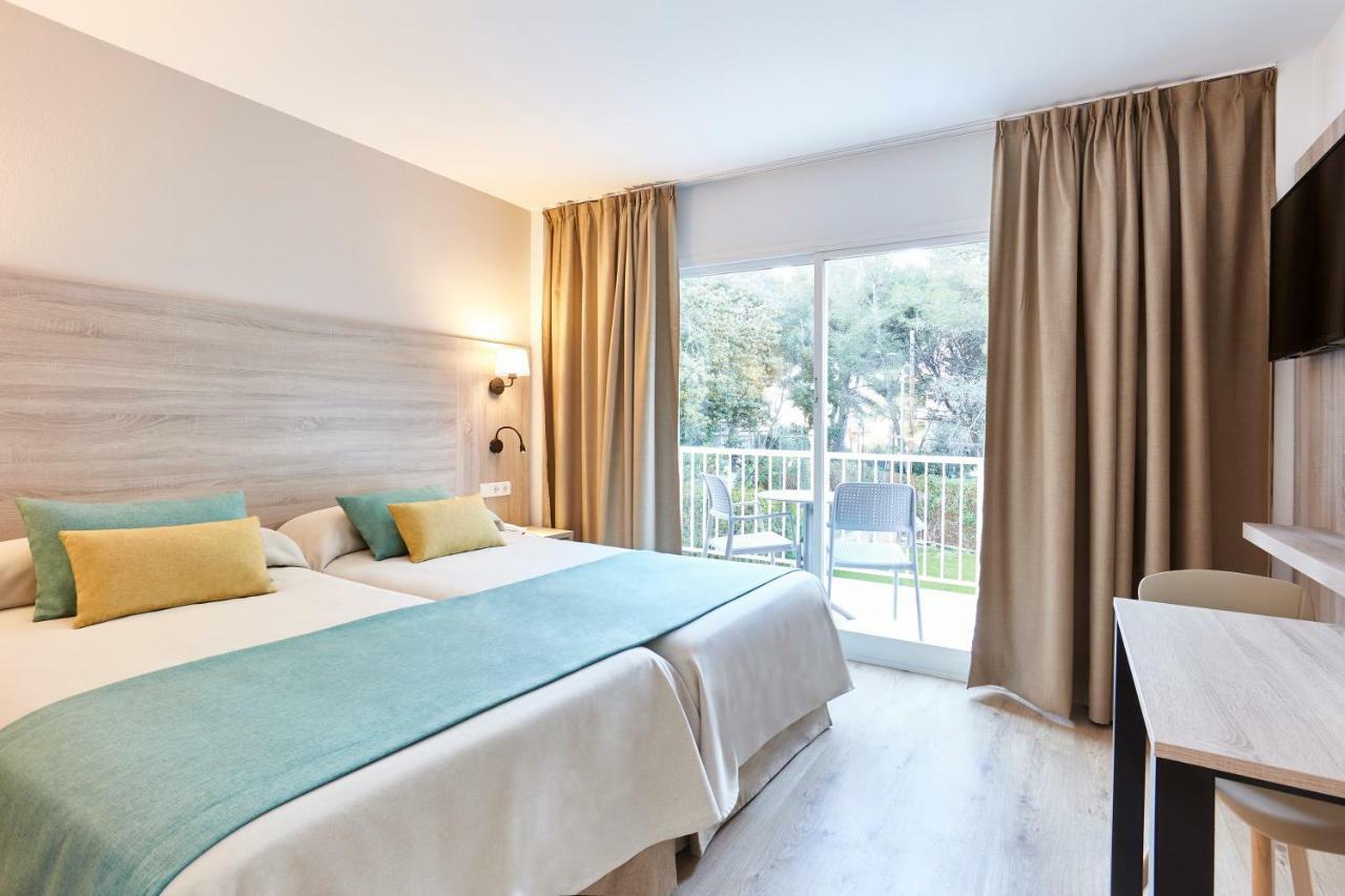 Universal Laguna Garden Apartahotel 3*