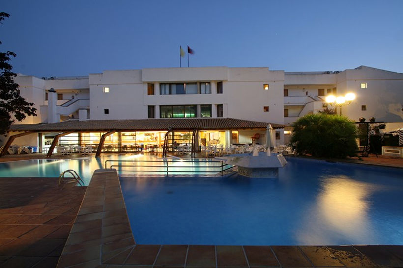Flora Apartahotel 3*