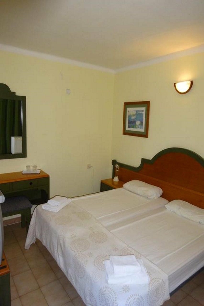 Hotel Amistad 2*