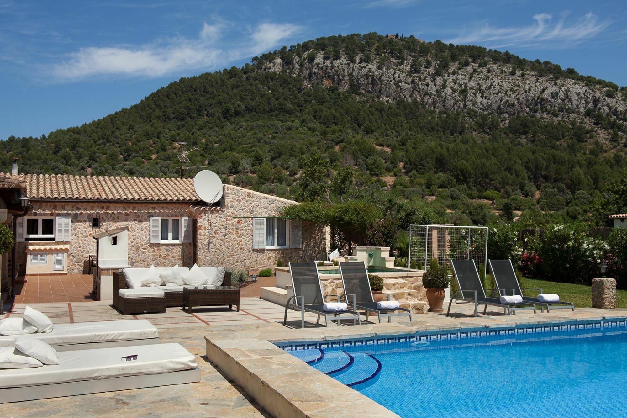 Colom Villa