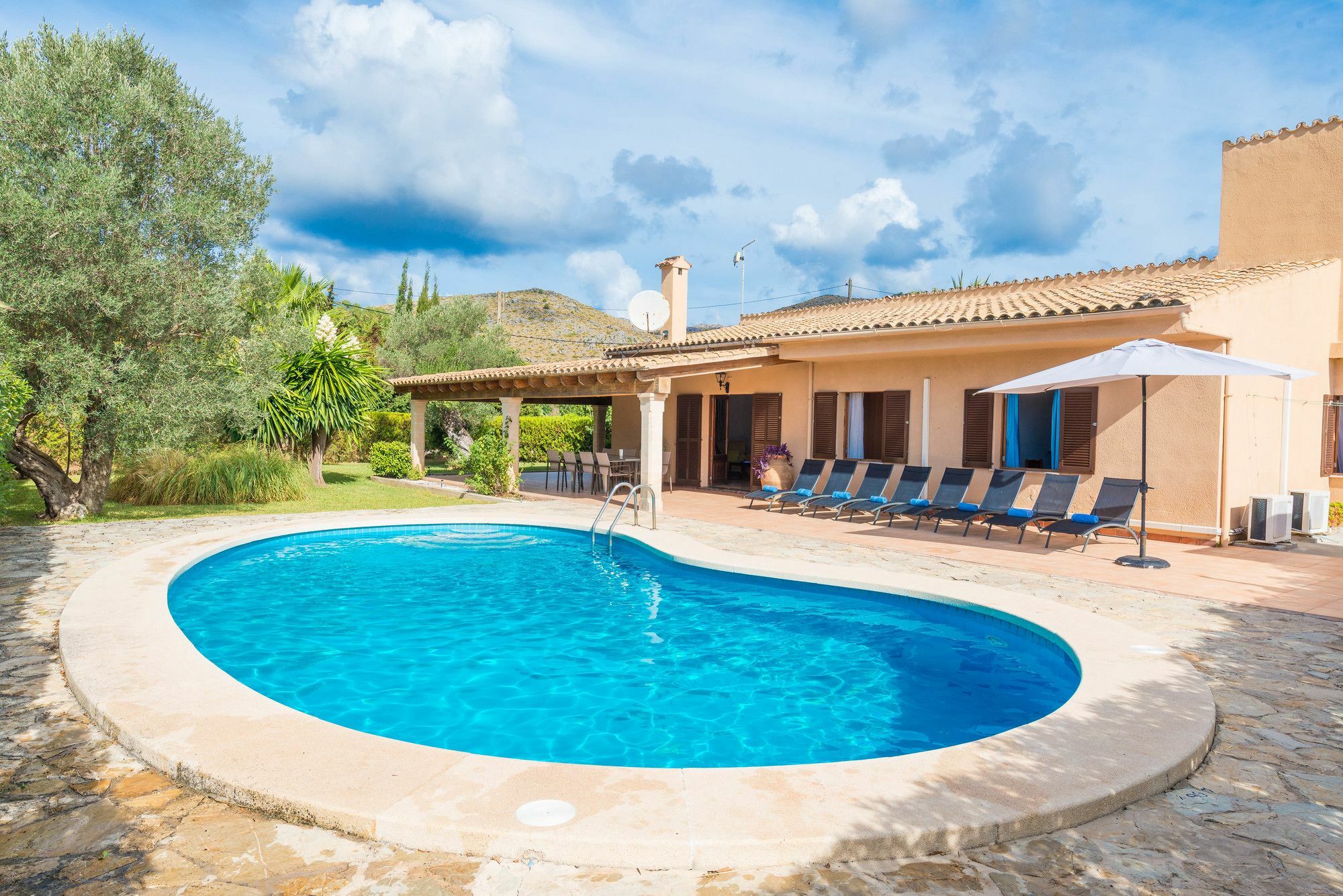 Escandeu Villa *