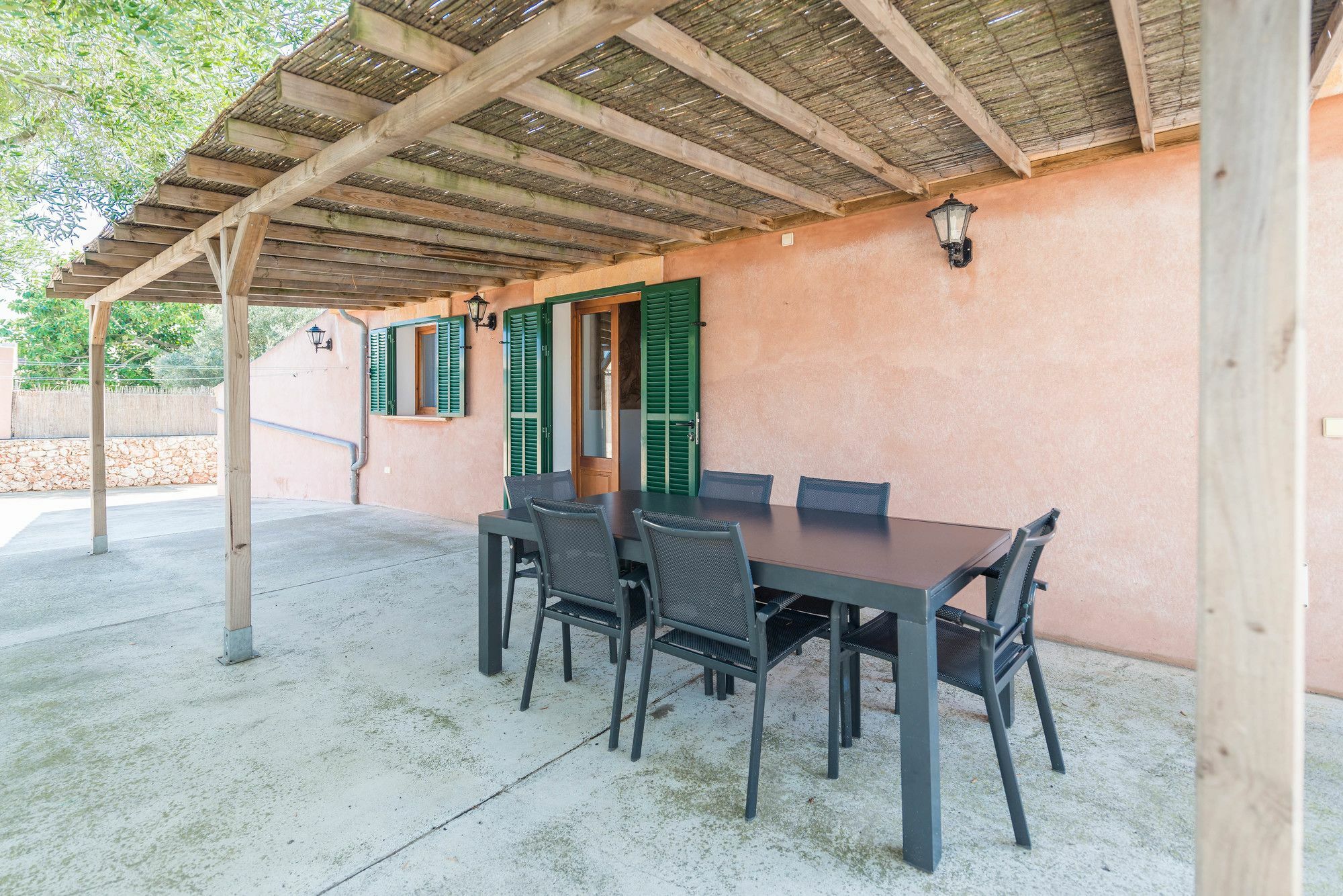 Son Frau Villa *
