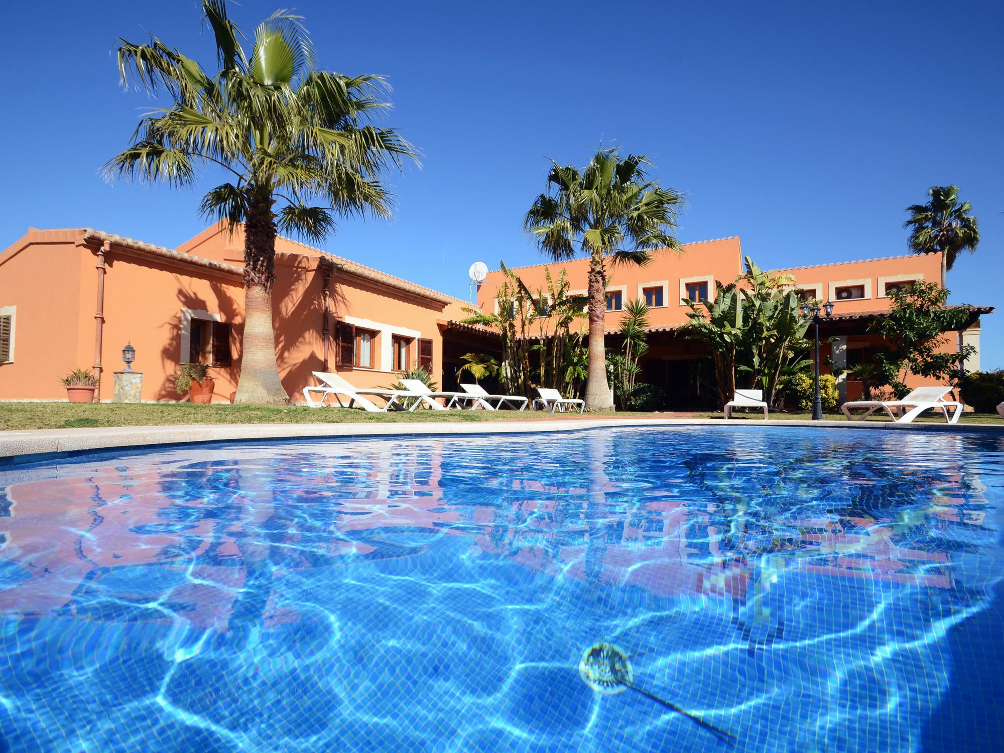 Crestax Villa *