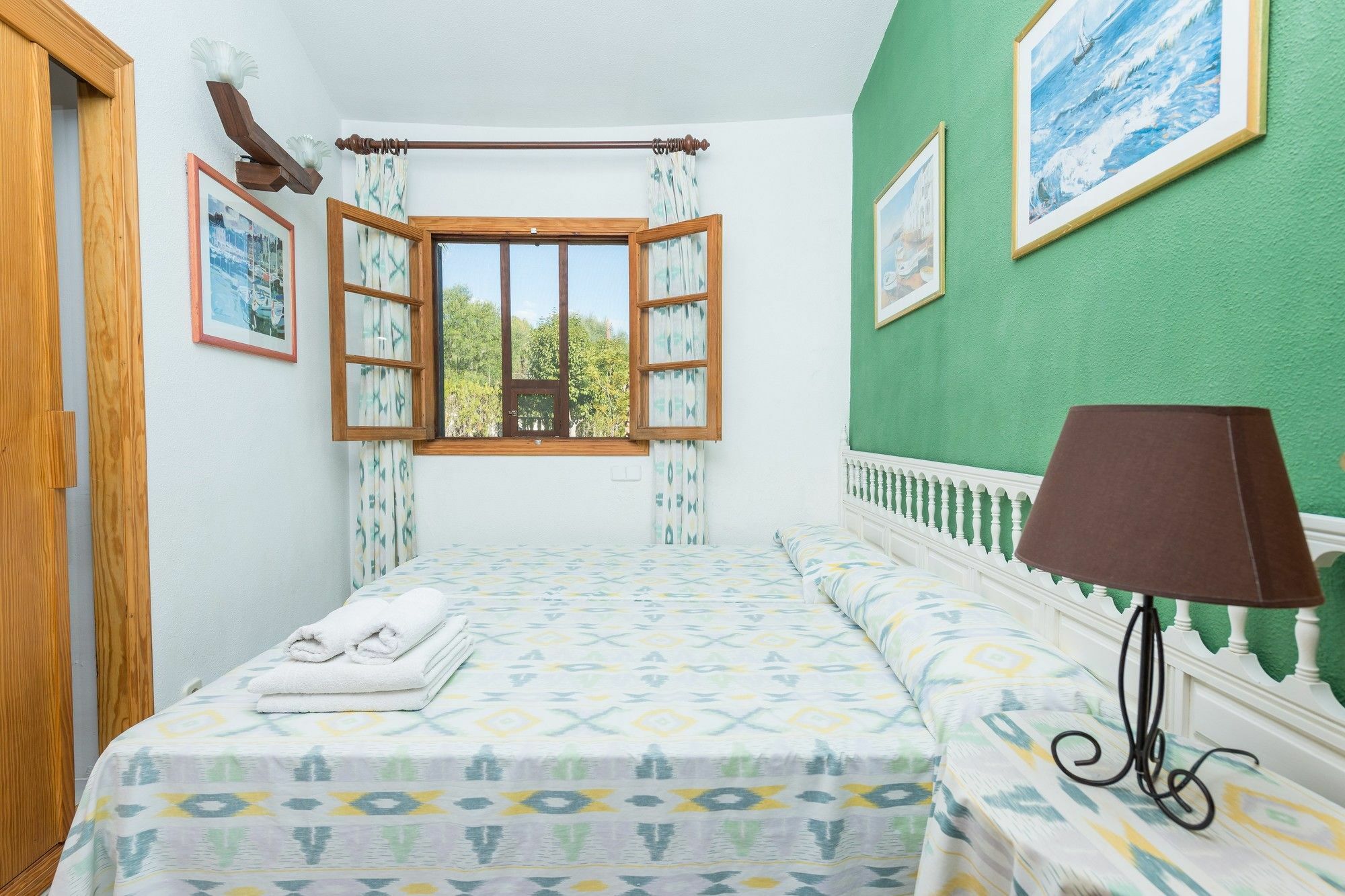 Hibiscus Villa Crestatx